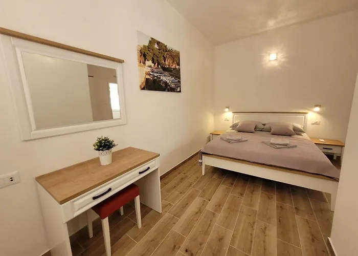 Kevin By Interhome * Viganj